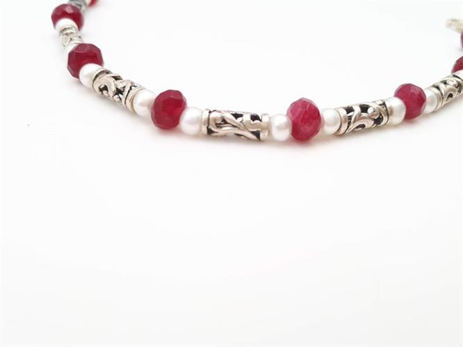 B-20 צמיד כסף עדין בשילוב אבני גרנט ופנינה