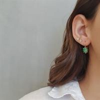 עגילי זהב נופלים מרשימים עם אבן חן אמרלד טבעית בחיתוך מרקיזה