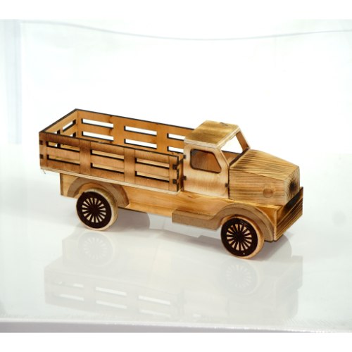 משאית עץ גדולה לצביעה