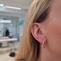 עגילי חישוק זהב קטנים א סימטרים