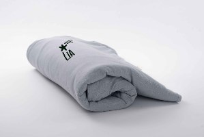 שמיכת ג'רסי עם מילוי- עם שם התינוק- ורוד עתיק  PEACE