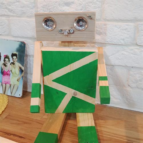 סדנת נגרות להורה וילד מגיל 6 - רובוטים בשירות האדם