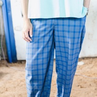 מכנסיים מדגם נור עם משבצות בצבעים של כחול - זוג אחרון במלאי במידה 16