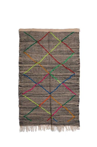 שטיח קילים עם איקסים צבעוניים