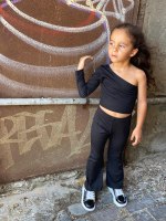 חליפת מכנס וטופ כתף אחת שחור