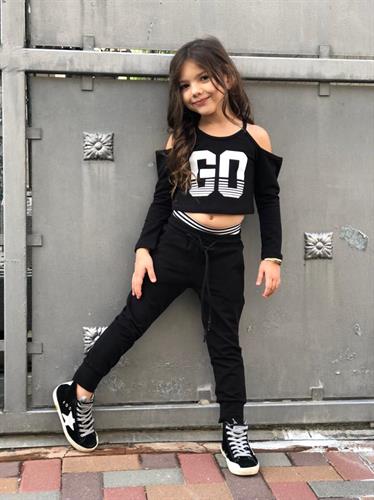 חליפת טרנינג מעוצבת