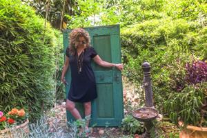 שמלת גלביה שחורה