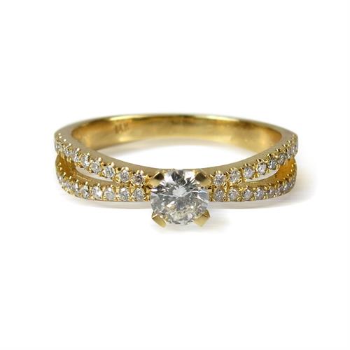 טבעת זהב 14K משובצת יהלומים 0.55CT