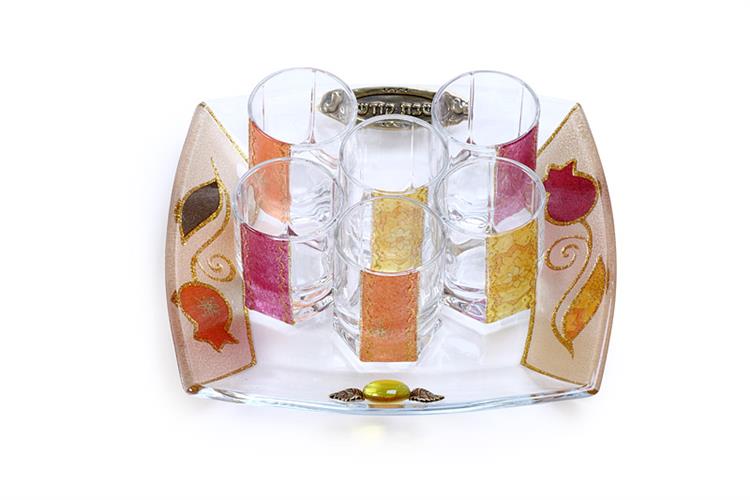 סט כוסות ומגש מרובע בעיצוב רימונים