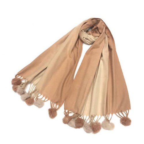 צעיף בז' פונפונים