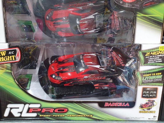 מכונית עם שלט spinning action