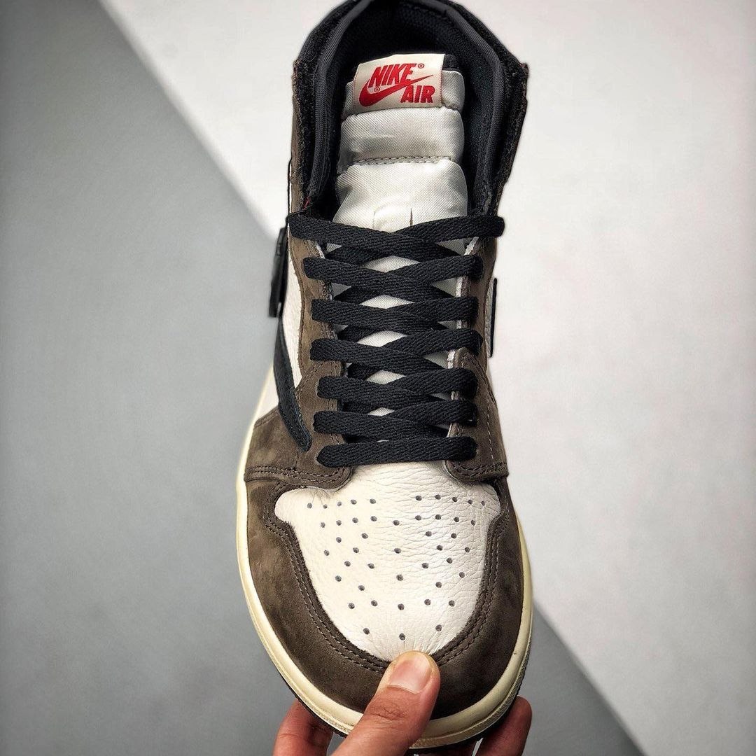 nike jordan retro 1 travis scott