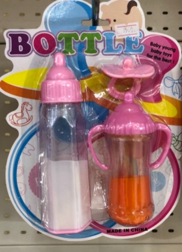 סט שני בקבוקים + מוצץ לבובה