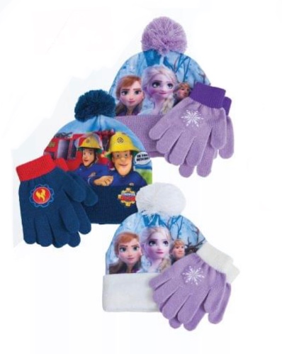 כובע וכפפות צמר ממותג