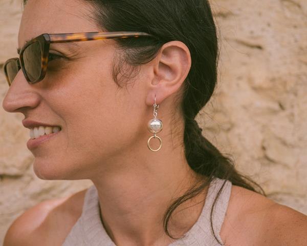 E-16 עגילי כסף דגם כדור גדול ולולאת גולדפילד 14K