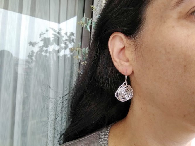 עגילי פרח החיים,