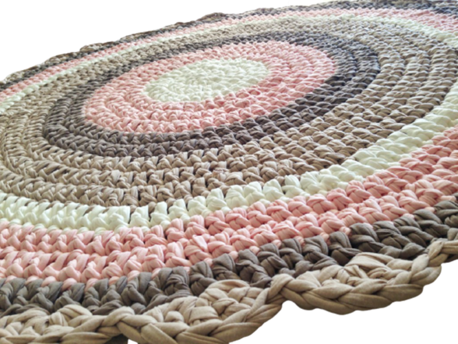 שטיח סרוג, שטיח סרוג לחדר של ילדה, שטיח סרוג בשילוב ורוד ומוקה, שטיח עגול רך לעיצוב חדרי ילדים וב פנים, שטיח סרוג מטריקו, שטיח ורוד ואפור