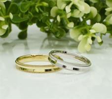 טבעת נישואין עדינה עם חריטות בזהב 14 קרט- דגם M215