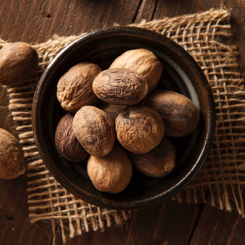 אגוז מוסקט שלם – 50 גרם