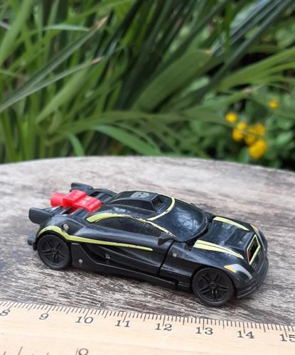 מכונית רובוטריק קטנה