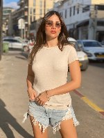 טישרט ניקי פיין ריבס קצרה