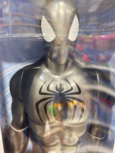 דמות ספיידרמן שחור כסוף