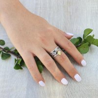 טבעת כסף דגם עלים וחמסה מגולדפילד 14Kנופלת R-47