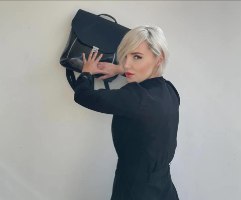 תיק גב גדול יפית שחור לקה