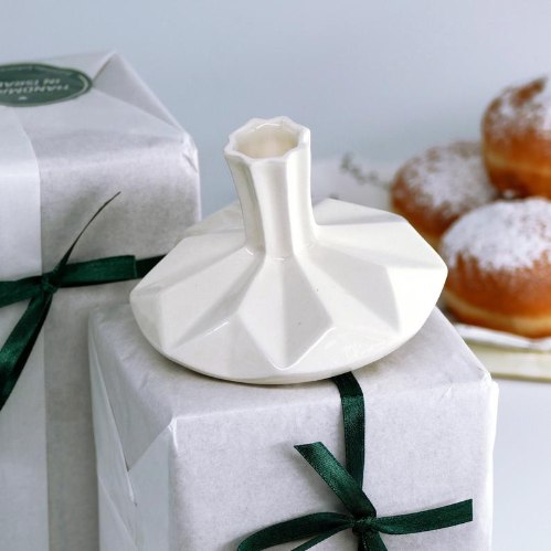 סביבון כד קטן לבן  - סביבון מקרמיקה וגם אגרטל