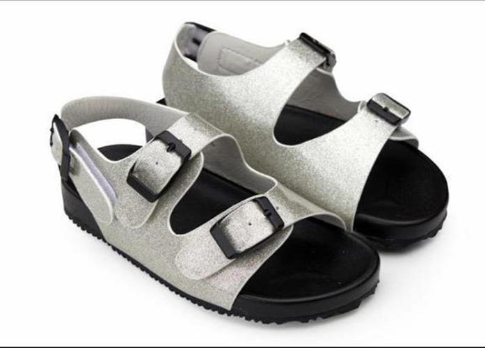 סנדלי טבע כסופות