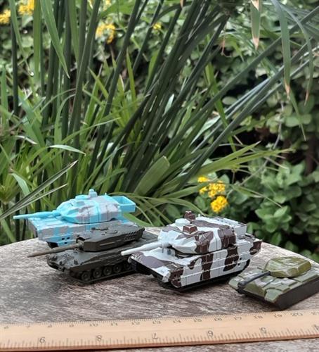 טנקים צעצוע קטנים ממתכת, 4 דגמים שונים של טנקים, המחיר להכל