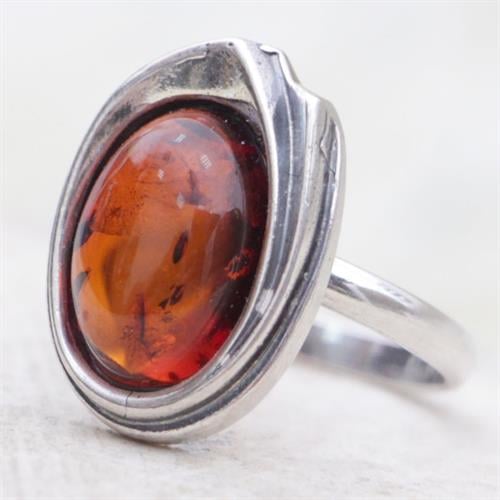 טבעת כסף משובצת אבן ענבר RG6706