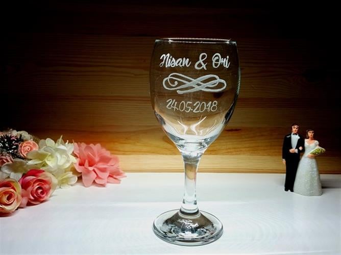 כוסות יין לחתונה | עיטור קלאסי