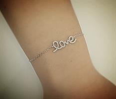 צמיד Love משובץ