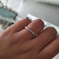 טבעת יהלומים בסגנון מחוספס מזהב לבן 14 קארקט