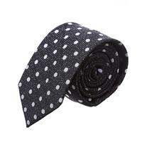 עניבה מנוקדת שחור לבן מראה חורפי