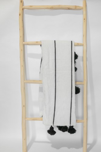 שמיכת פונפונים שחור לבן