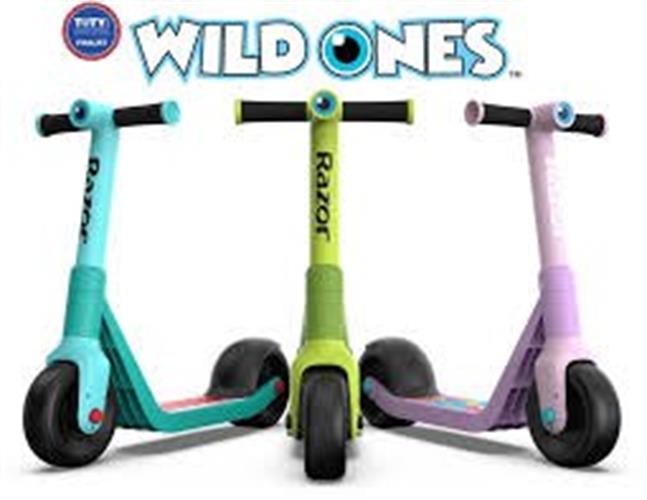 קורקינט רייזור