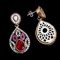 עגילי כסף סגנון ויקטוריאני, משובצים רובי קוורץ ואבני זרקון לבנות  A1557 | תכשיטי כסף 925