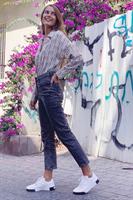 ג'ינס גבוה MOM