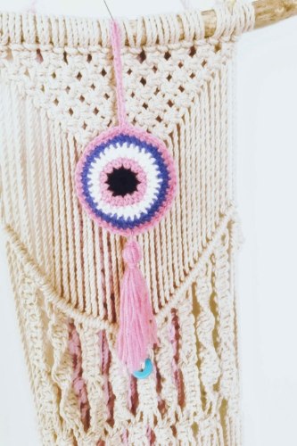 מתלה עין כחולה סרוגה, מתלה עין טובה בשילוב ורוד