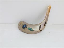 שופר עם עיטור מנורה 40 ס"מ