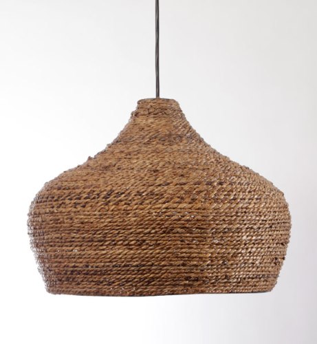 מנורת תקרה עשויה במבוק