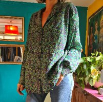 חולצה פרחונית מכופתרת מידה XL