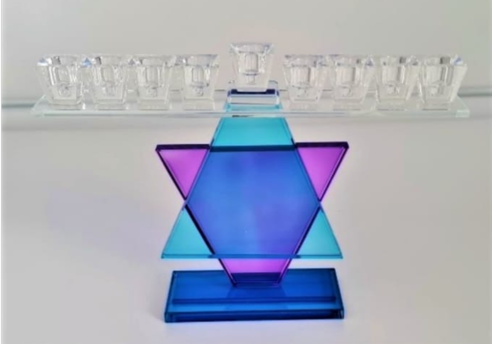 חנוכיית קריסטל בצורת מגן דוד