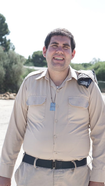 חוות דעת - כורסת טלוויזיה ידני עור שחור TV-290