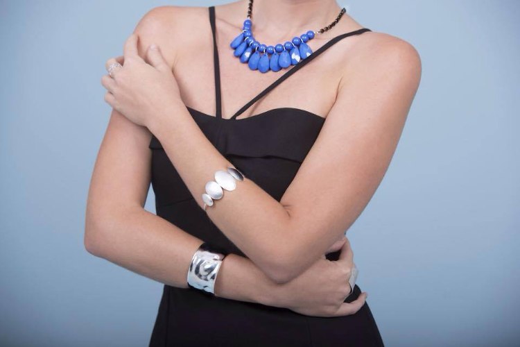 שרשרת הפי טיפות כחולה