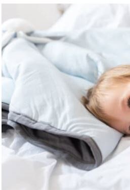 שמיכת ג'רסי דו צדדית עם שם התינוק-תכלת אפור