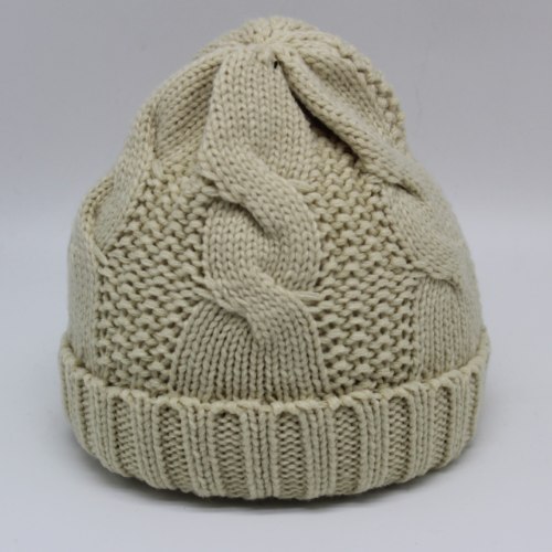 כובע צמר צמות קרם