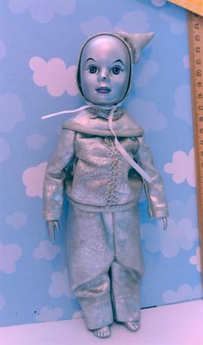 הקוסם מארץ עוץ,  בובה של איש הפח מבית מדאם אלכסנדר